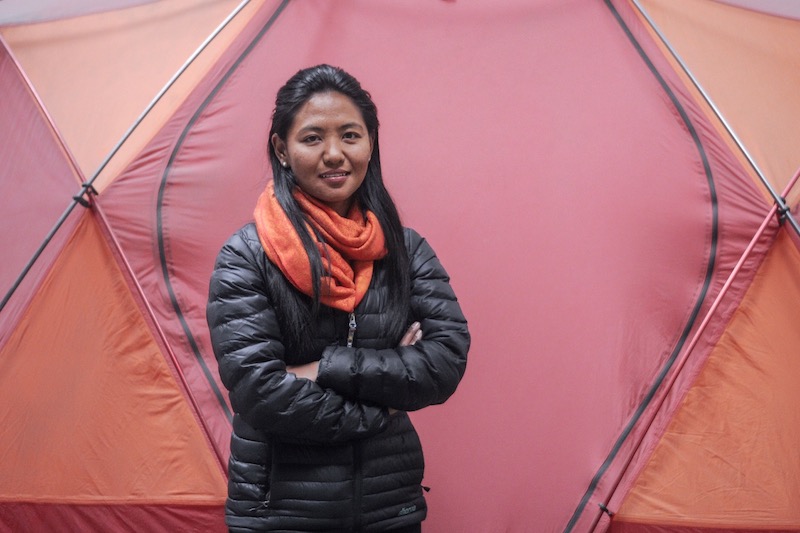 Dawa Yangzum Sherpa Devient Guide De Haute Montagne La