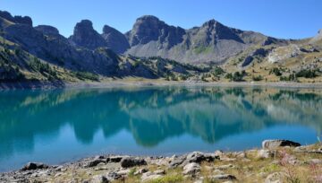 Pourquoi le Lac d'Allos devient LA destination de randonnée incontournable cette saison